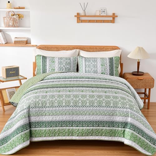 Bohemian Geometric Quilt - Light Green