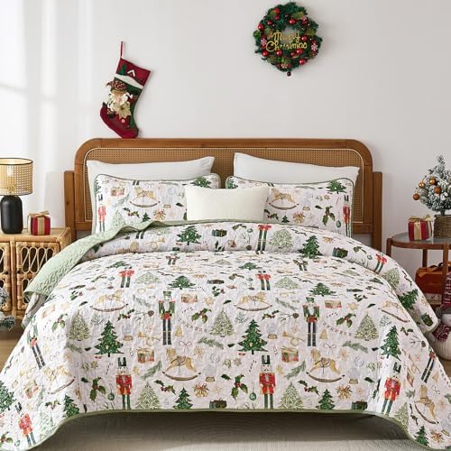 Christmas Reindeer Quilt - Green-White